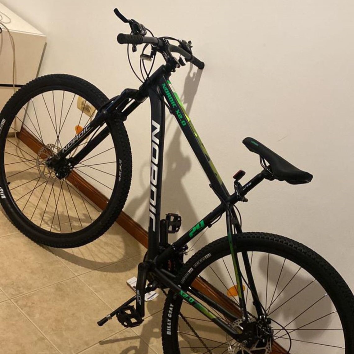 A punta de pistola le sacan la bicicleta a un joven en City Bell