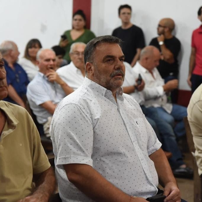 La oposición pide sacar a los manteros de Plaza San Martín