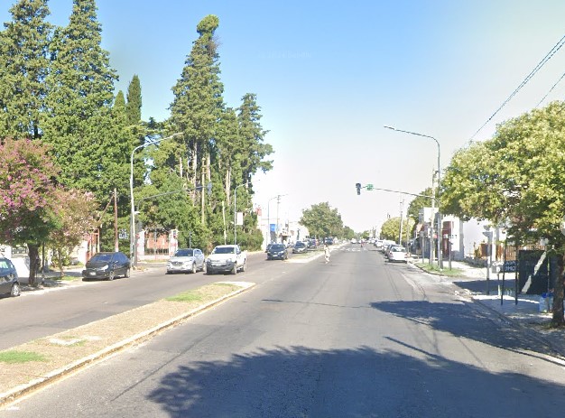 El sol no permite ver el semáforo y se producen accidentes