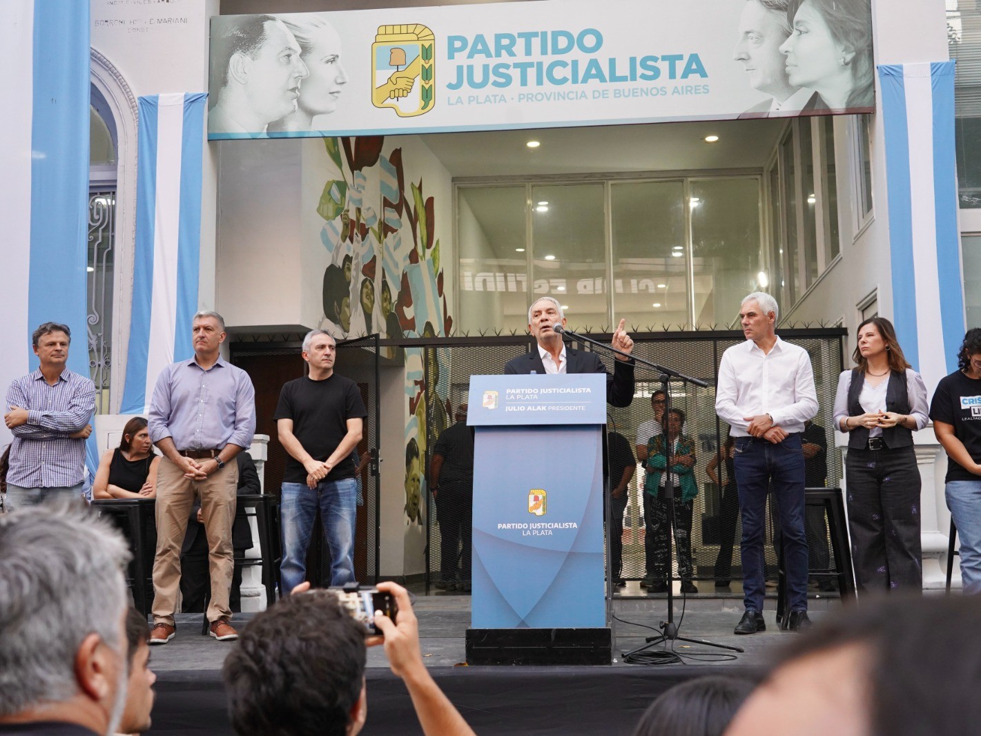 Alak asumió la conducción del PJ con un mensaje que convocó al peronismo para acompañar a Axel