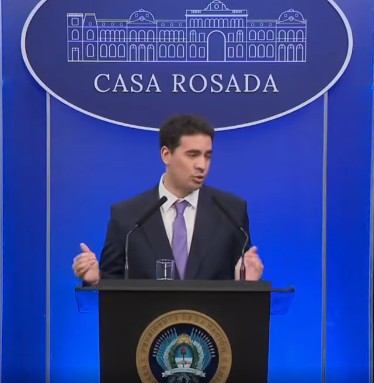 Si no podes pagar abrigate: Adrián Ravier justificó las quitas de subsidios que encarecen las facturas