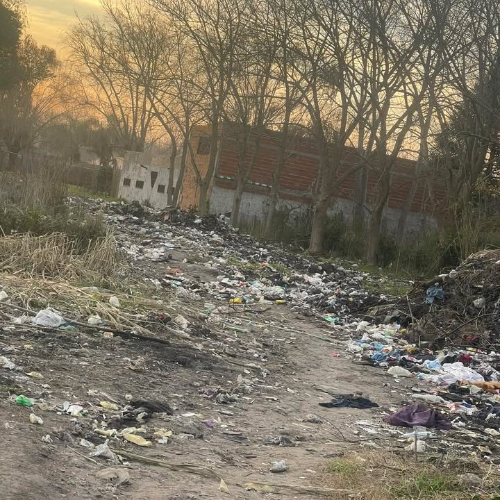 Nuevas quejas de vecinos por el enorme basural de 116 en Aeropuerto