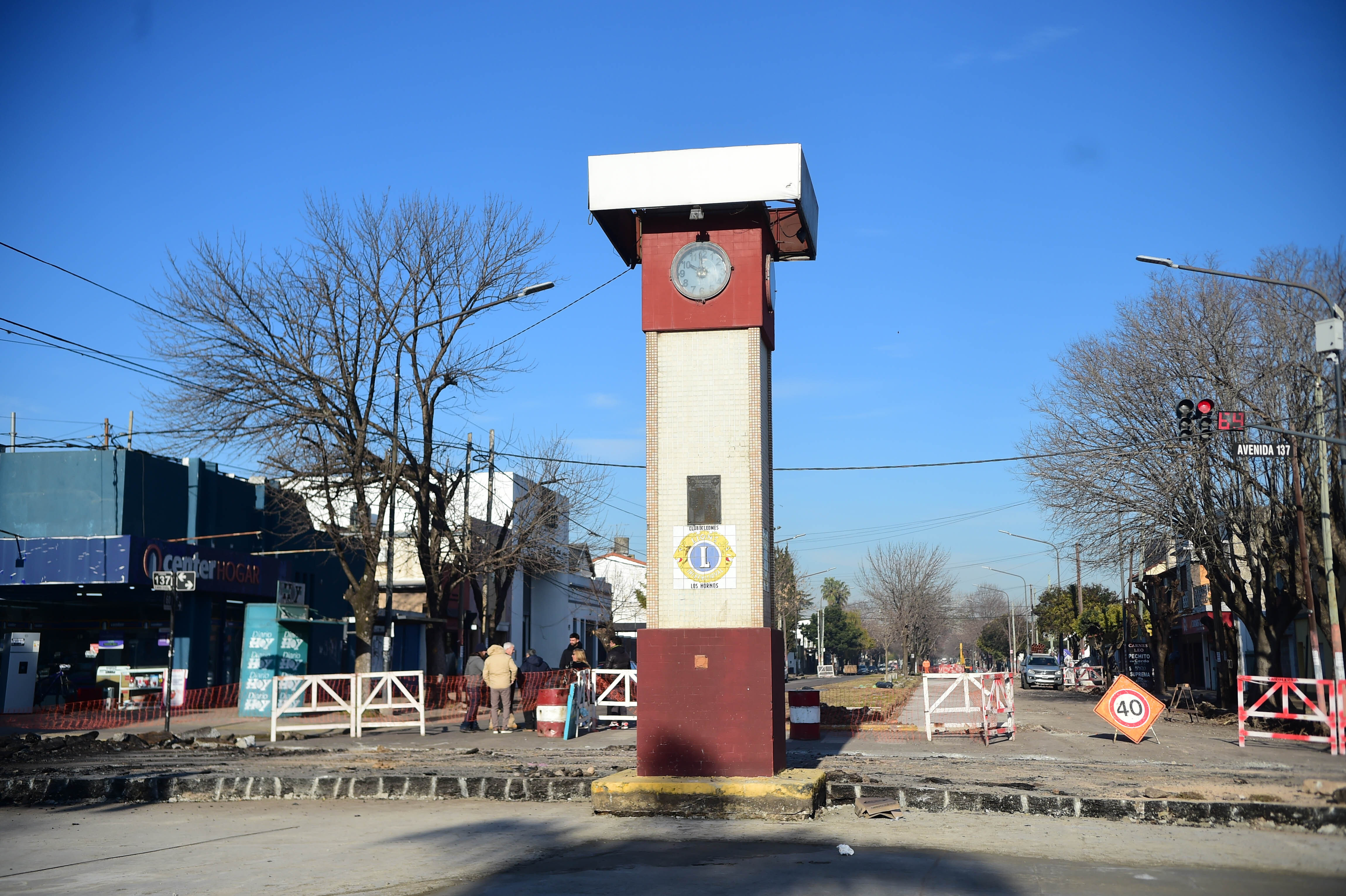 Los Hornos: Trabajaron en el emblemático reloj de 137 y 60