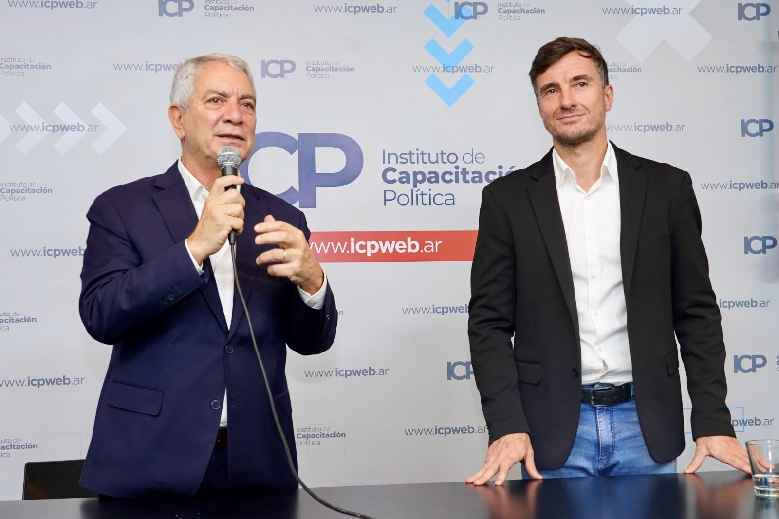 Conferencia sobre gobiernos y territorios: Alak recibió al intendente de Morón