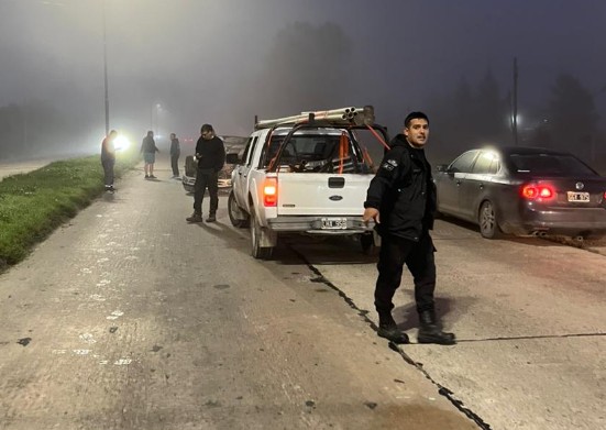 Agentes del Servicio Penitenciario Bonaerense debieron intervenir por un accidente en Ruta 6 en el ingreso a la ciudad