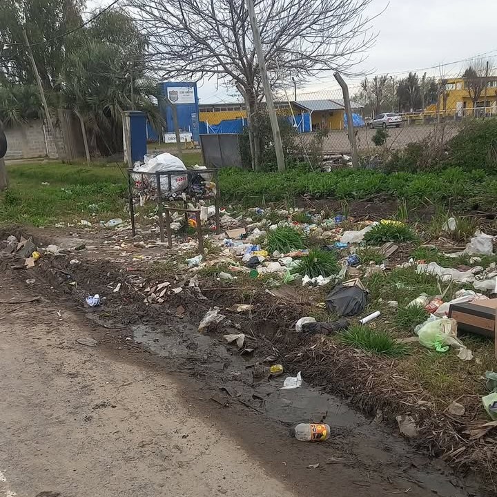 Se suman quejas por basurales a la altura de avenida 7 y 627 bis