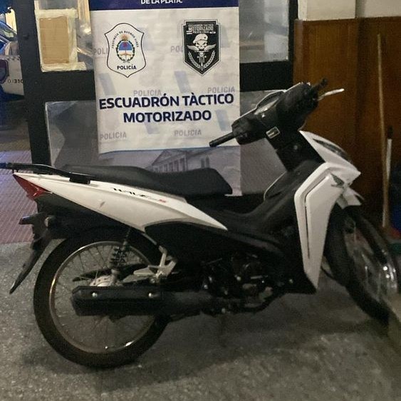 72 y 115: Delincuentes cubrieron su huida disparándoles a los policías