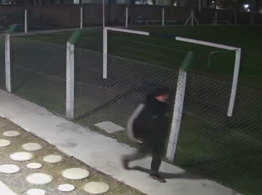 Club Aeropuerto: Delincuente quedó filmado cuando robó una bicicleta en el lugar