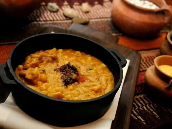 Continúa la oferta de locro en lo de David y Bárbara en 7 y 97
