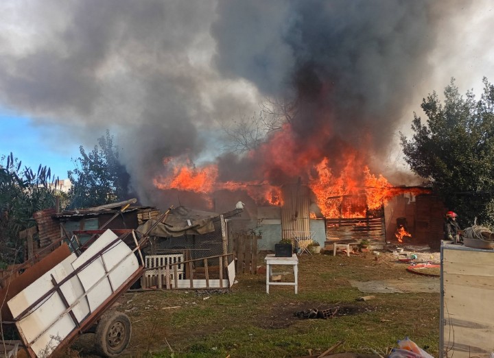 Una familia perdió todo en un incendio en Villa Montoro