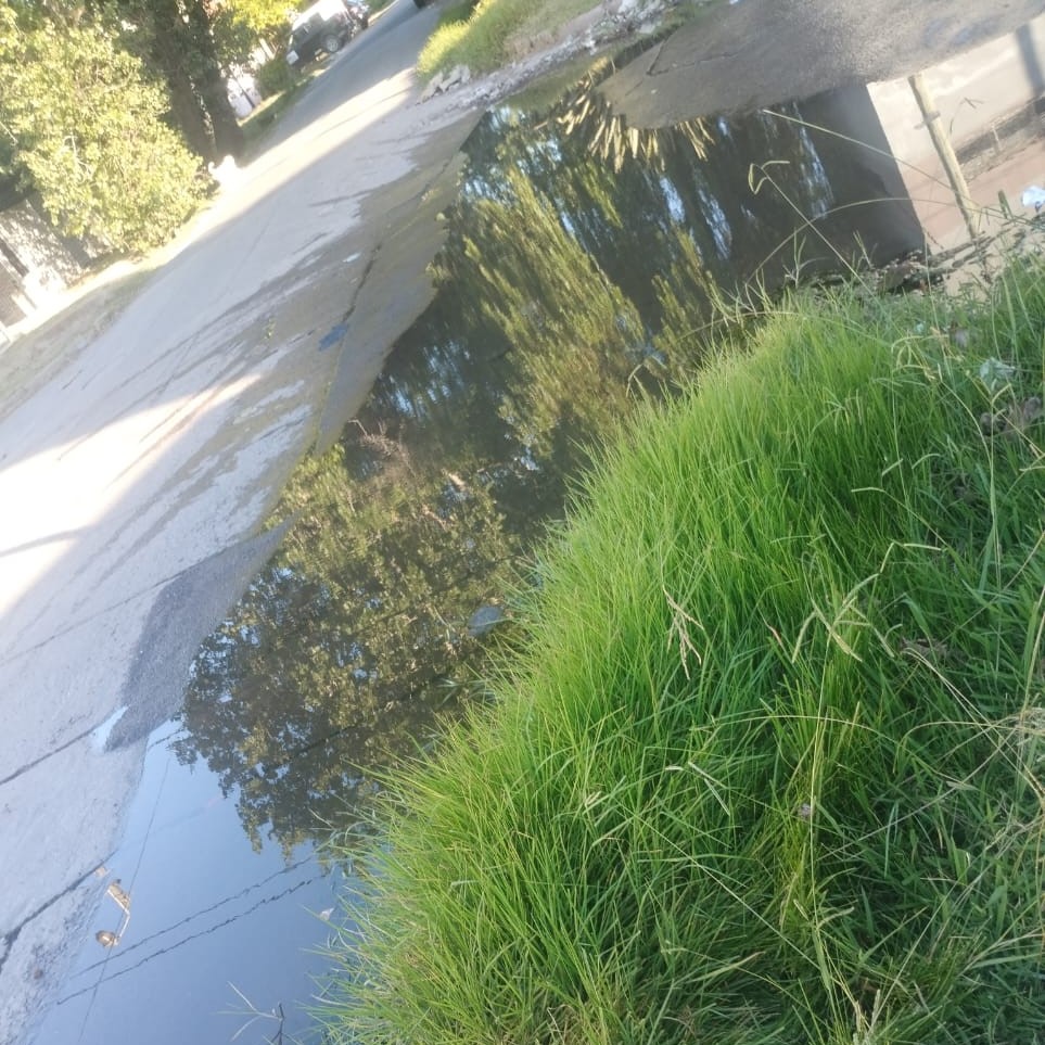 Se inundó la esquina a partir de una gran pérdida de agua
