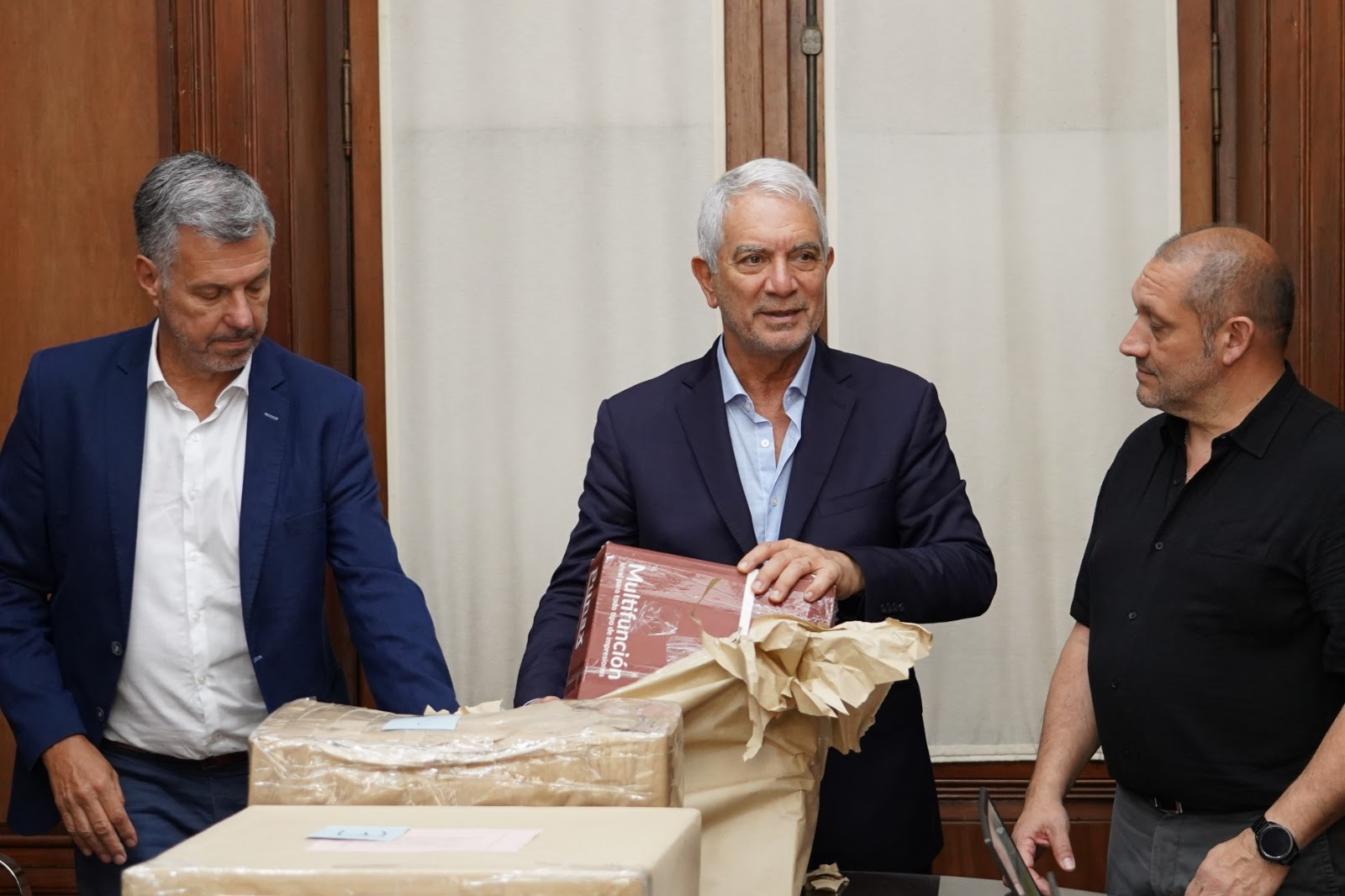 La Municipalidad encara la puesta en valor de 180 mil luminarias y más de 400 semáforos en La Plata