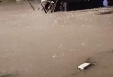 Abundan los reclamos por la falta de limpieza de zanjas y la acumulación de agua