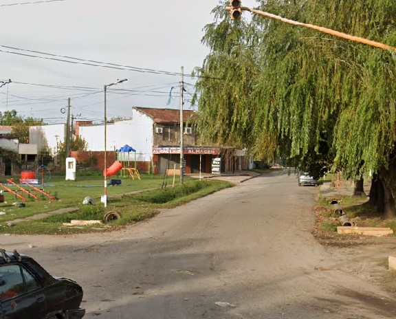 Vecinos piden por una calle en mal estado