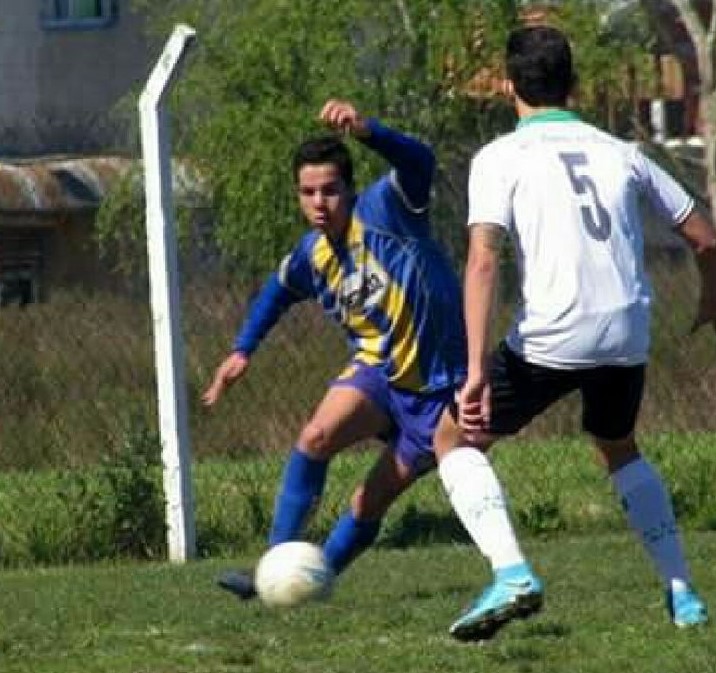 Jugador de un club de Villa Elvira fue convocado a la selección platense