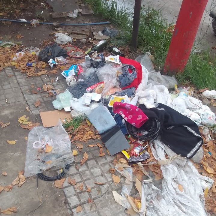 Frentistas de 122 afirman que hasta allí no llega el barrio y la limpieza