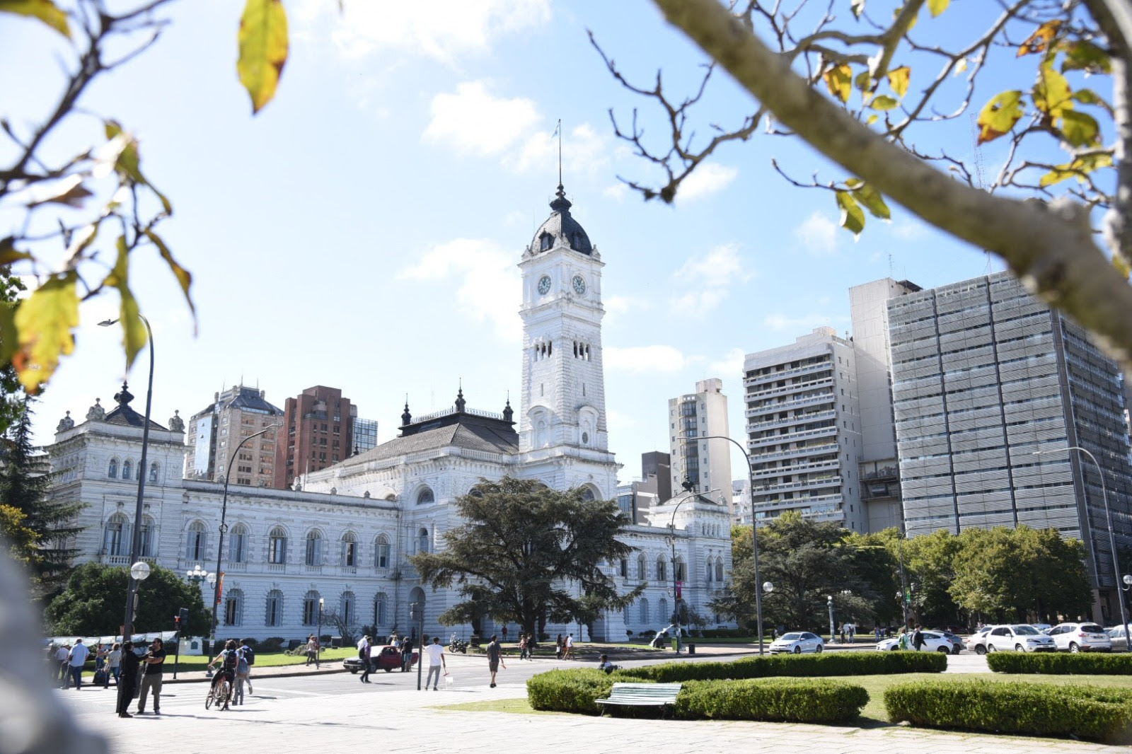 Así funcionarán los servicios municipales durante el feriado del miércoles