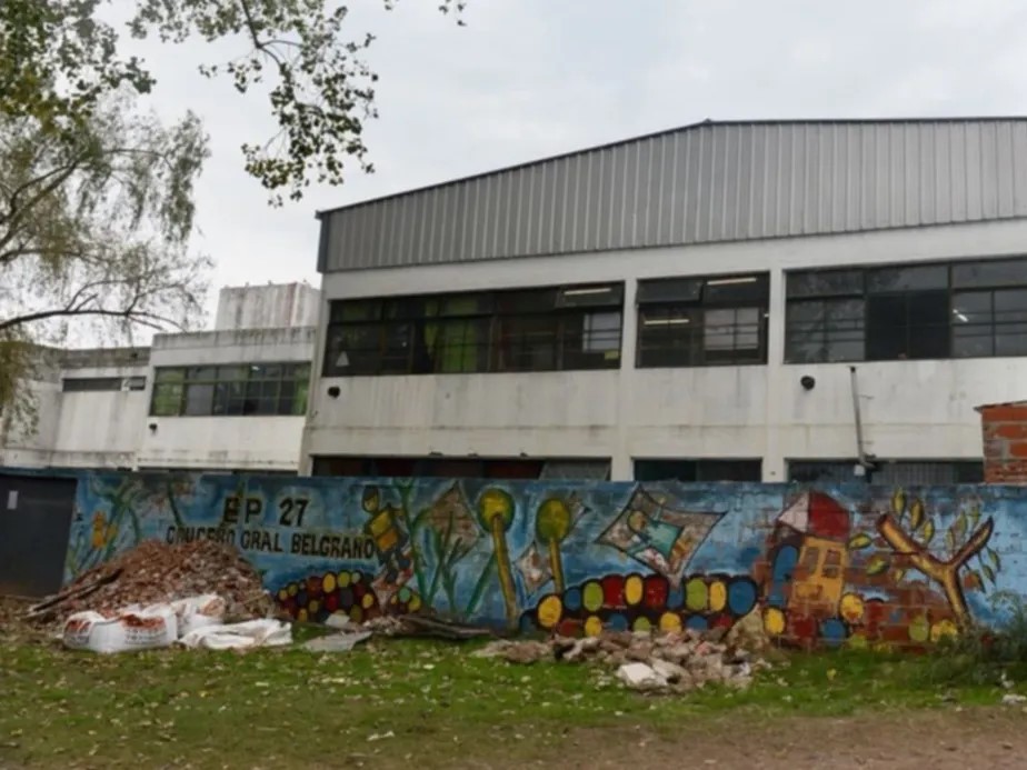 Docentes no llegan a fin de mes y mucho menos a 9 de abril