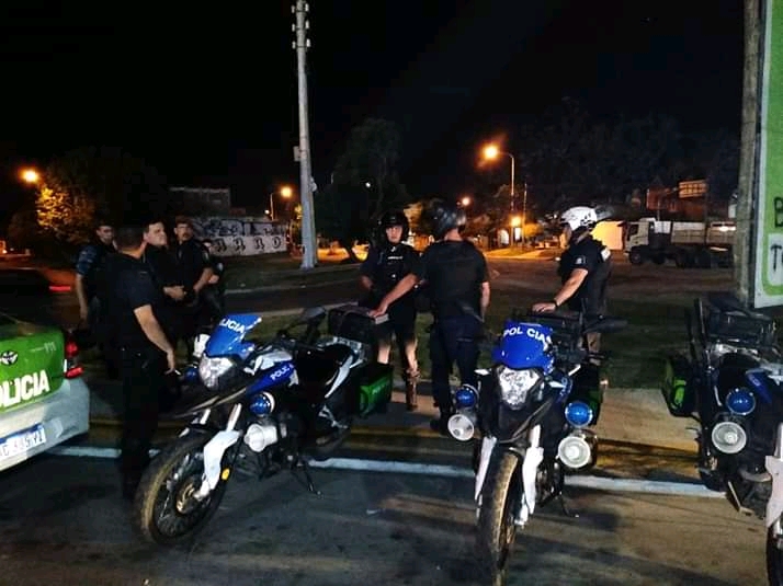 Operativo policial en barrio Aeropuerto