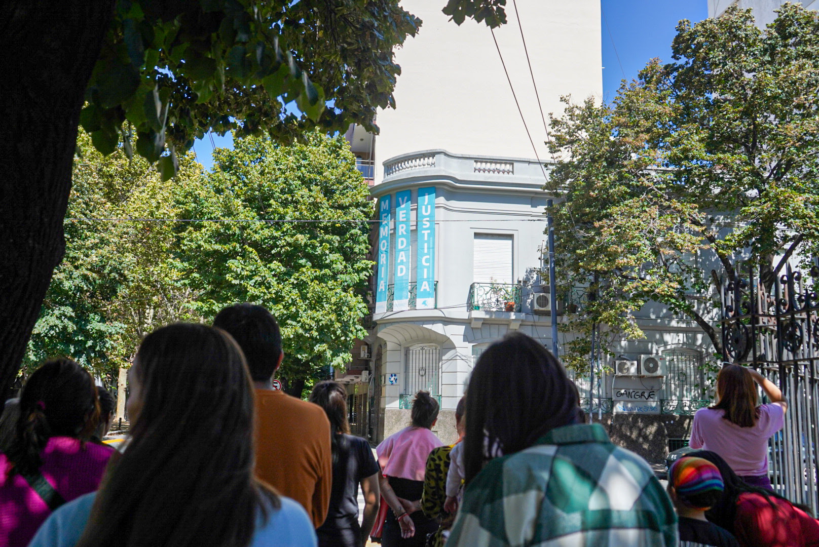 Finde largo con memoria en La Plata: exposiciones, música, teatro y recorridos históricos