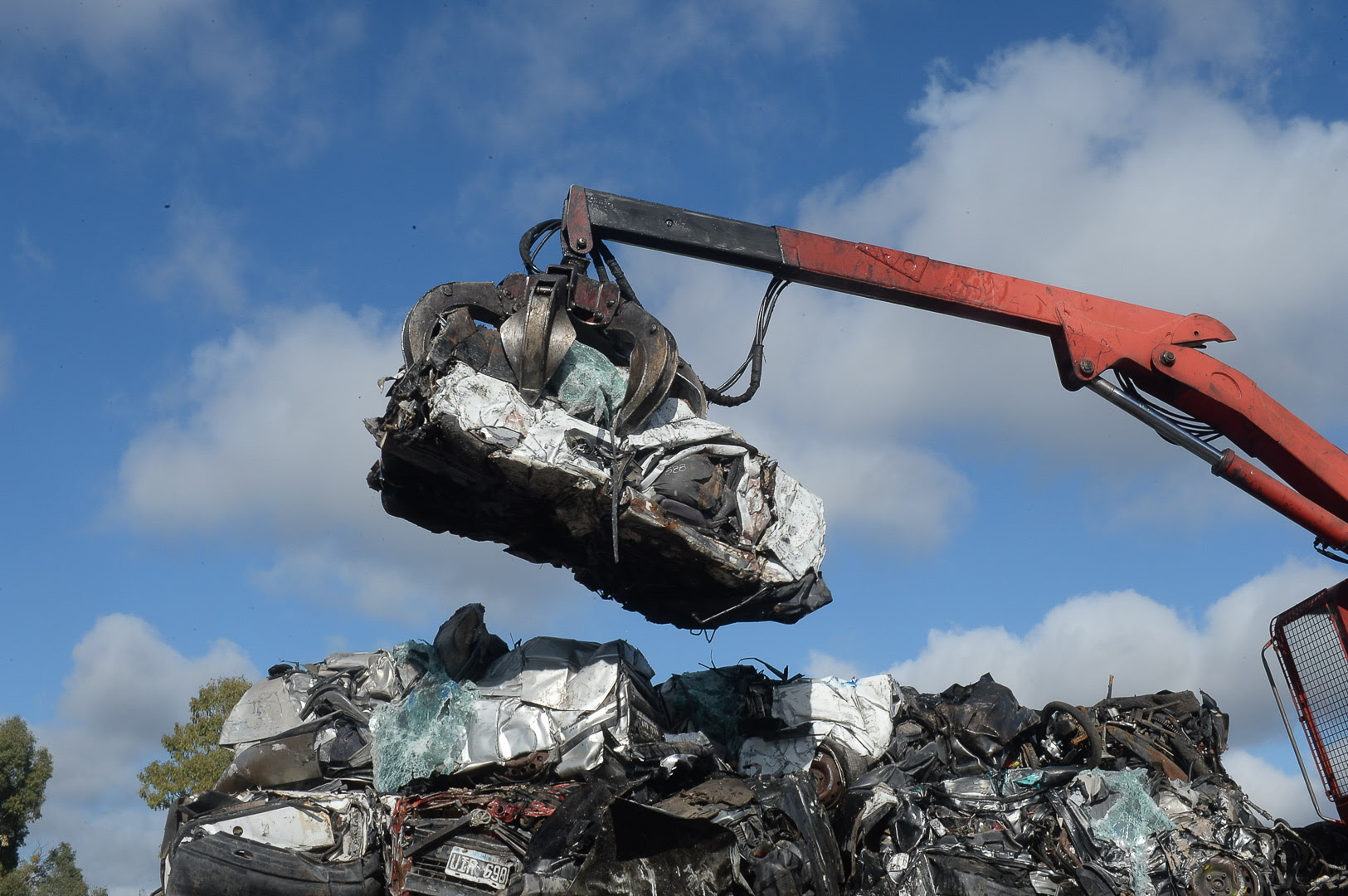 El Municipio ya removió más de 100 vehículos abandonados en lo que va del año