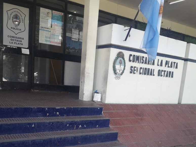 Cayó la policía y en desbande agarraron a un motoquero