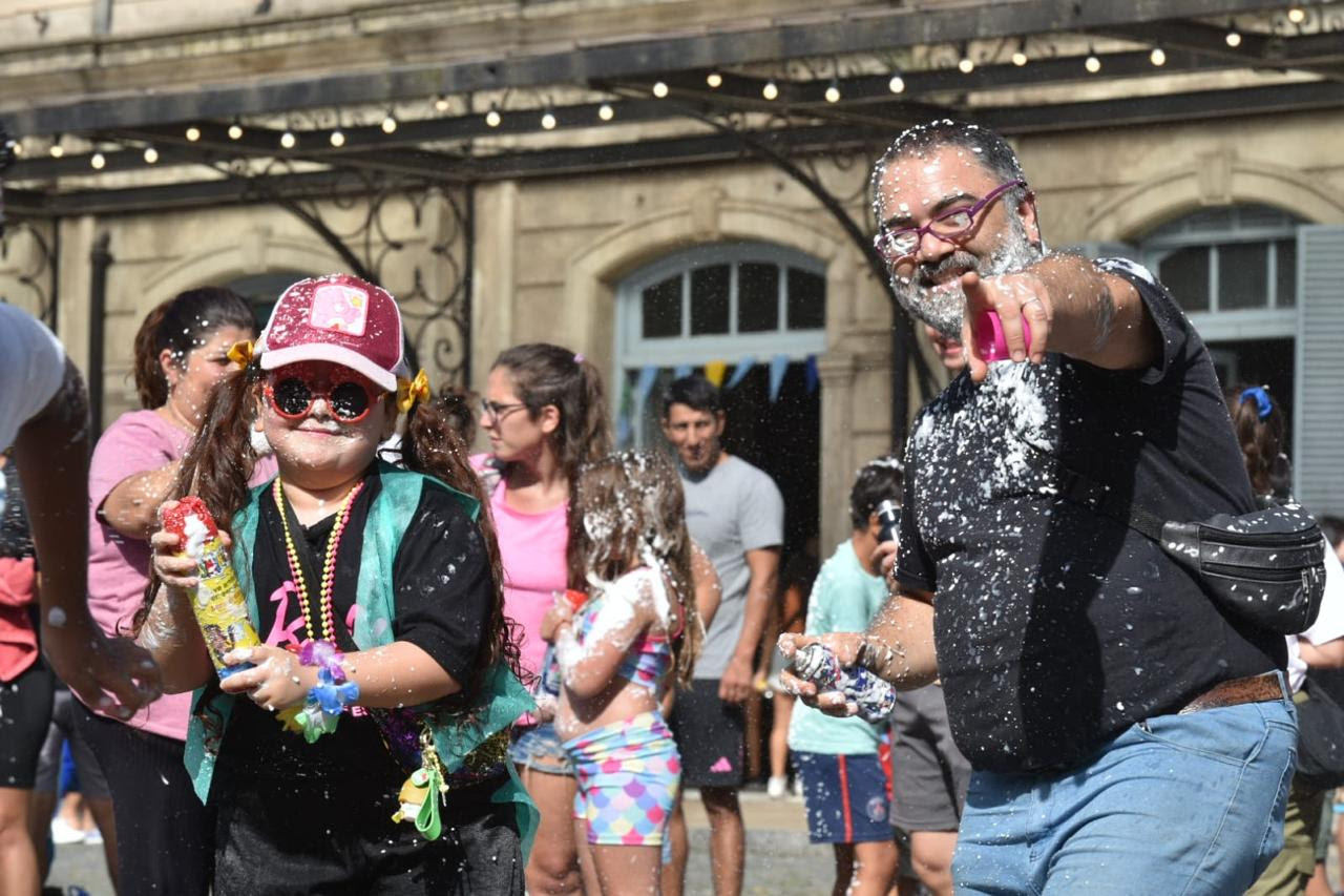 El Municipio ofrece un 'Walking Tour' gratuito para descubrir el corazón del carnaval platense