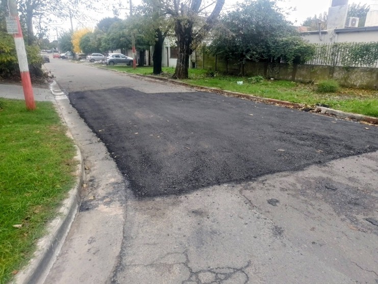 Por fin taparon el enorme pozo que había en 115 y 79