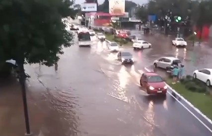 Centenario y 501: Vecinos de zona norte piden obras para no inundarse
