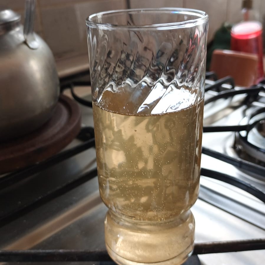 75 entre 9 y 10: El drama del agua sucia, las pérdidas y la falta de barrenderos