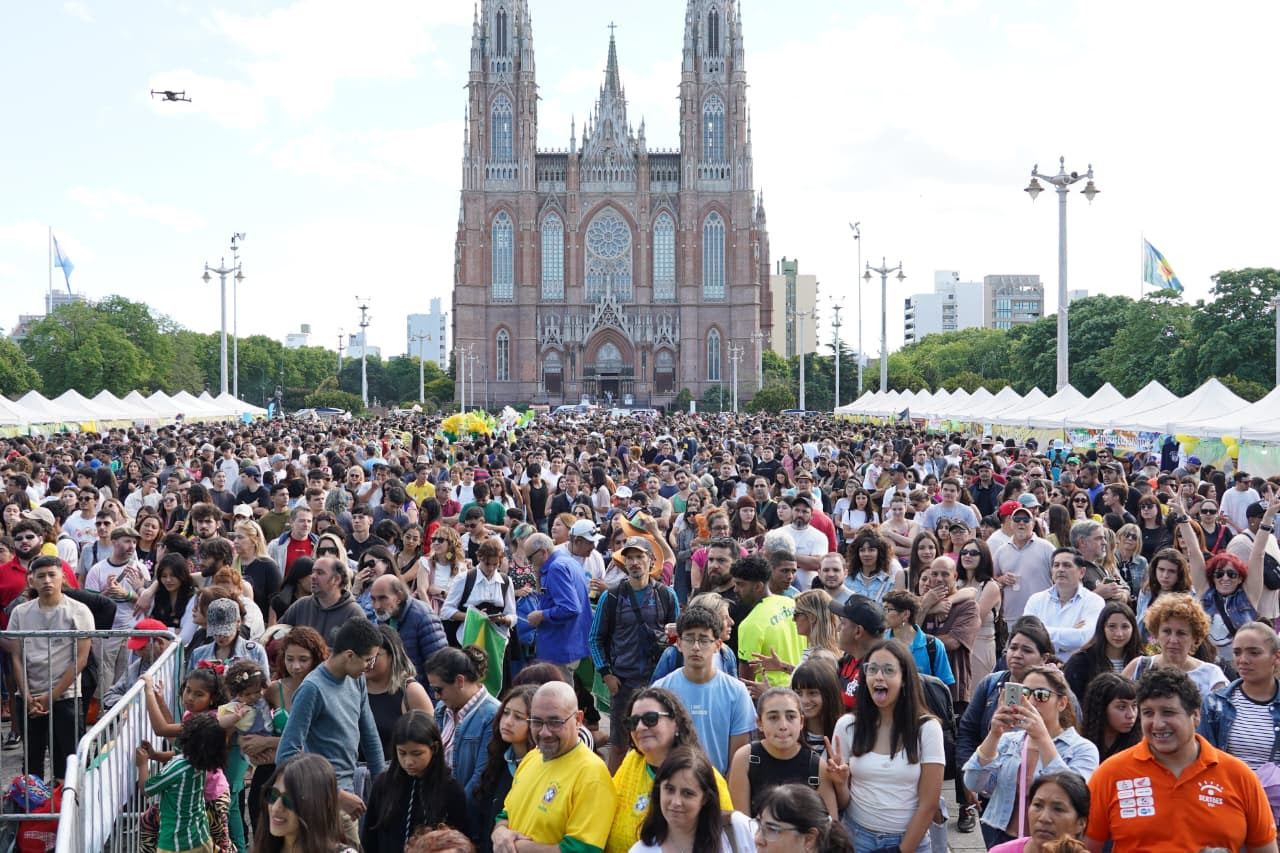 La comunidad brasileña celebró su fiesta patria en Plaza Moreno