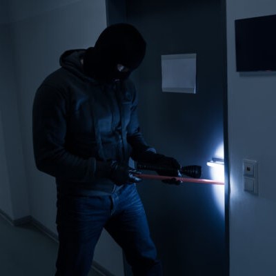 Al acecho de las casas vecinas: Ladrón robó en Altos de San Lorenzo en una vivienda