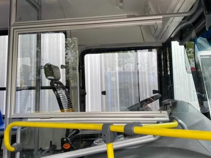 Guillermo Bardón propuso que se instalen cabinas blindadas para los choferes de colectivos platenses