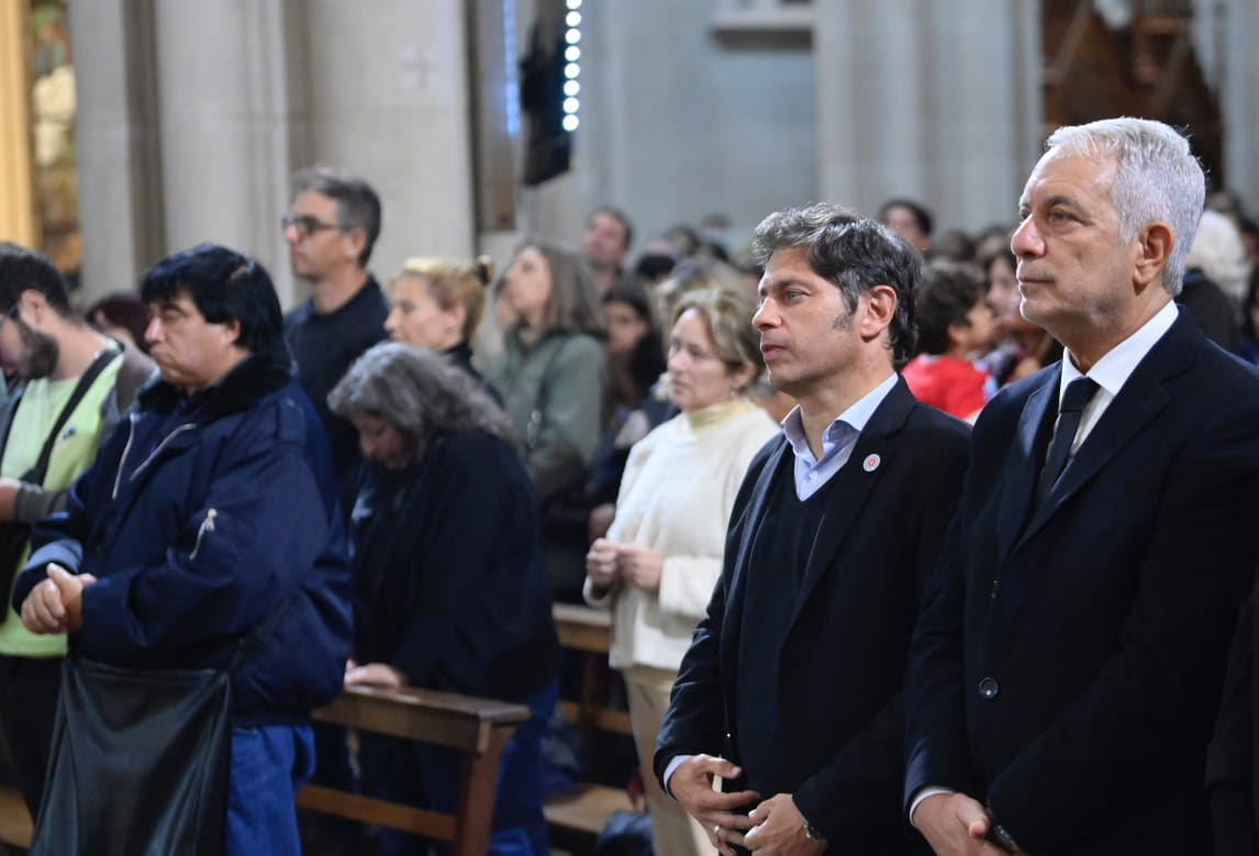 Alak y Kicilof en la misa por el fallecimiento del Papa Francisco