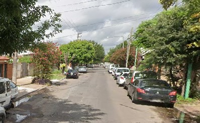 Altos de San Lorenzo: Frentistas piden por la cuadra de 74 entre 21 y 22 que presenta varios pozos