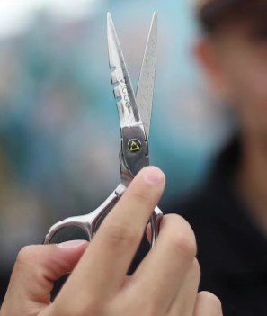 Barberos cortarán el pelo de manera gratuita el domingo en Aeropuerto