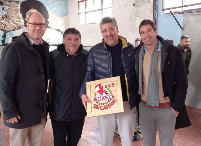 Al centro Dominguez junto a Gustavo Sacarias del Club Circunvalación