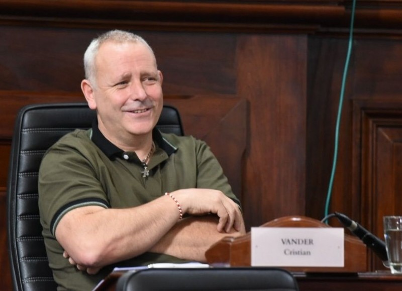 Concejal se despidió presentando un proyecto de ordenanza que regule las plataformas de transporte