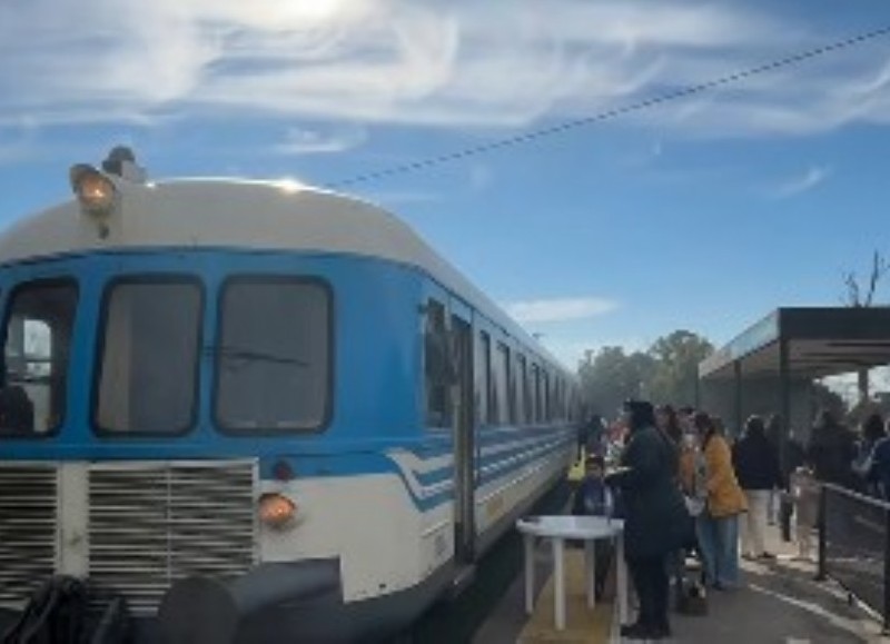 Exitoso paso del Tren Sanitario por Villa Elvira y Altos de San Lorenzo