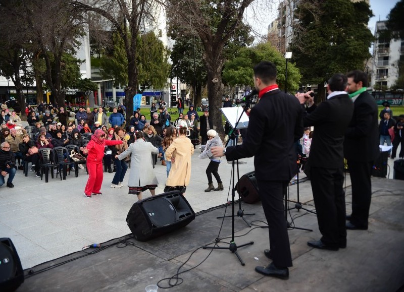 Flamenco, tango y rock musicalizarán la tarde de sábado en las plazas Rocha, Italia y San Martín