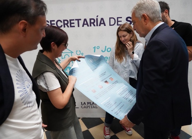 Alak y Soledad Fernández, secretaria de Salud