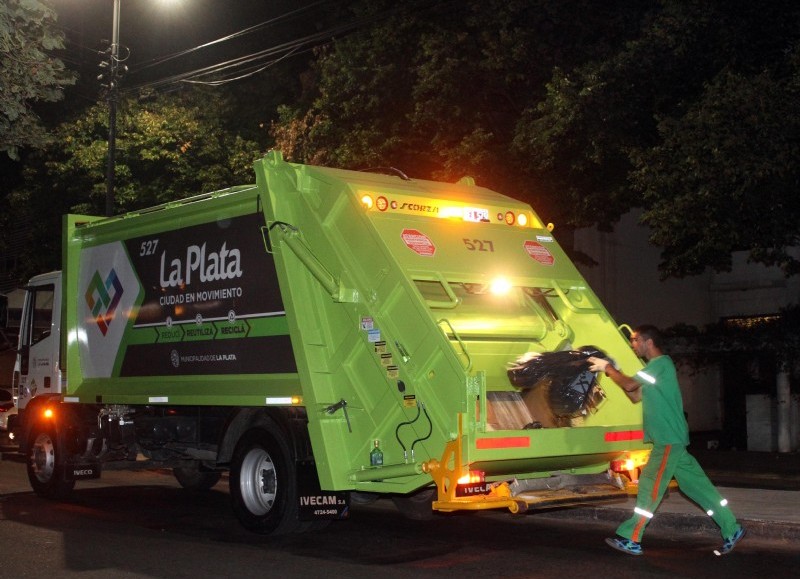 Si señora: Hoy puede sacar la basura porque habrá recolección