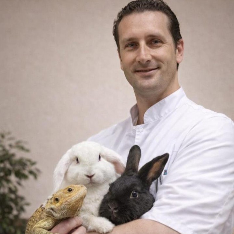 Diego Balduchi encargado de animales exóticos