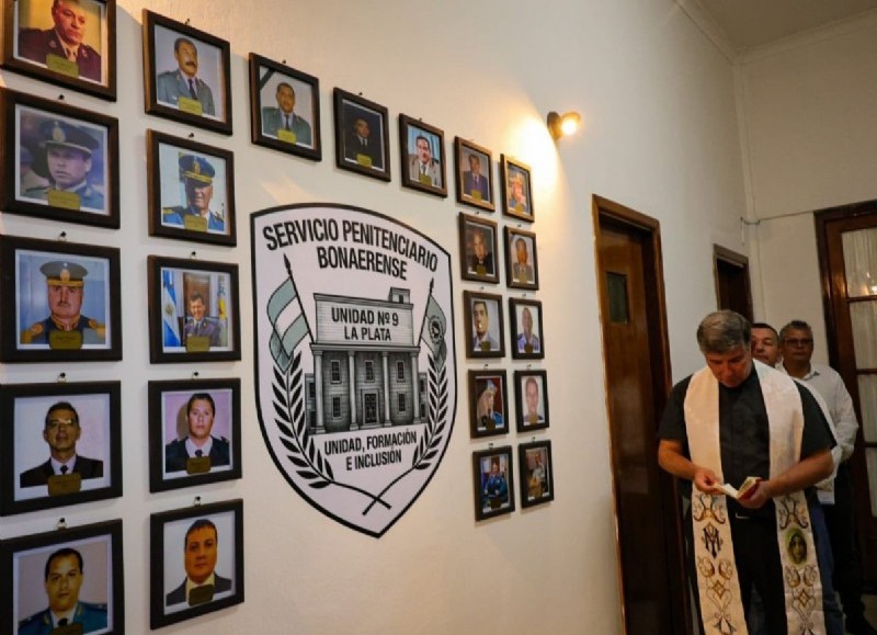 La Unidad 9 cumplió 65 años: Se celebró con un acto en el ingreso al penal de Villa Elvira