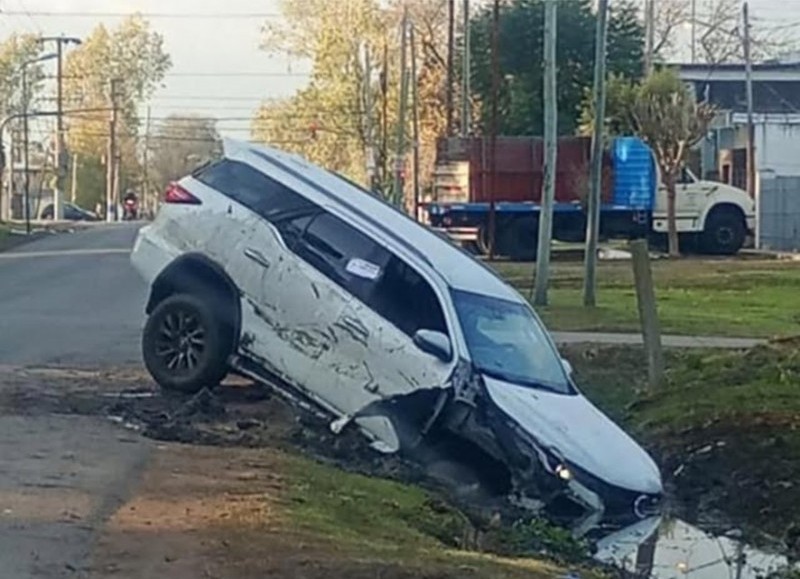 Los Hornos: La policía desbarató banda que venía a la ciudad a robar camionetas Toyota