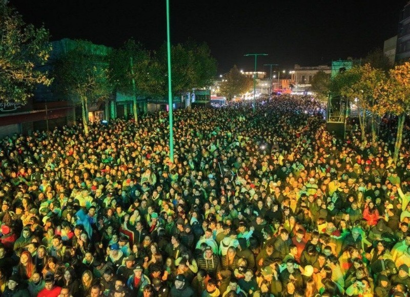 Ensenada festejó un nuevo aniversario con shows populares