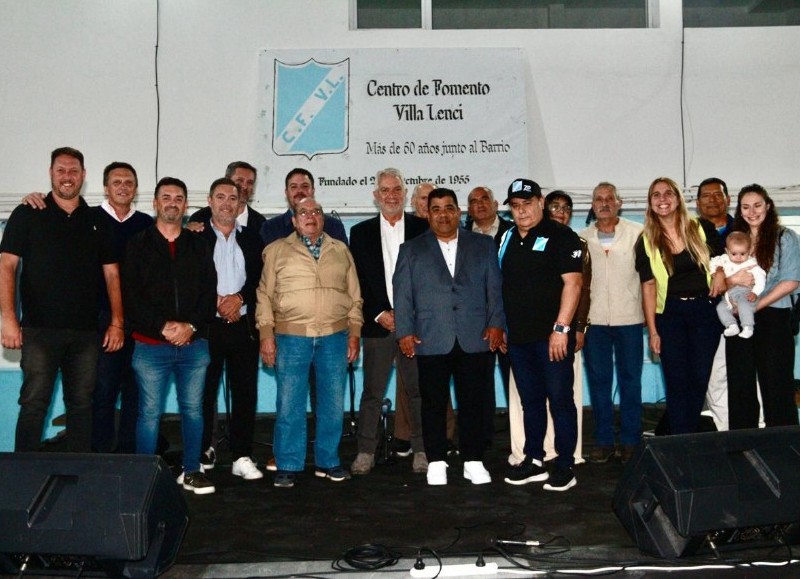 Alak participó de la cena por el 70 aniversario del Centro de Fomento Villa Lenci