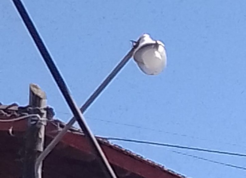 Luces y zanjas desbordadas es una preocupación entre Villa Alba y Palihue