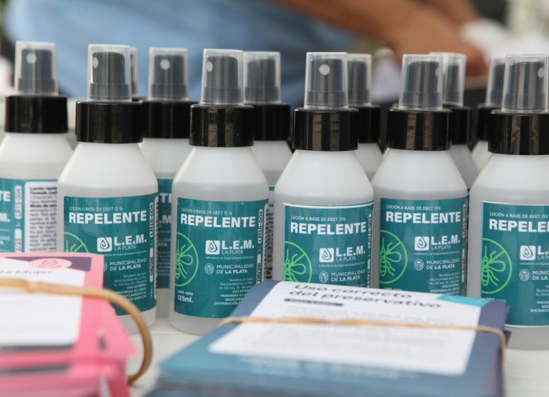 Salitas de Villa Elvira distribuyeron repelentes: Son parte de una partida de 25 mil unidades