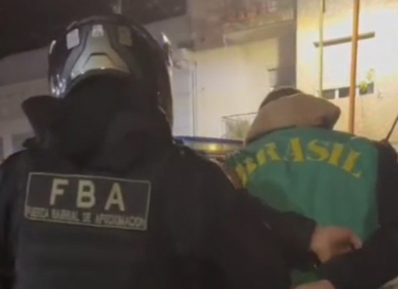 Un detenido en 6 y 80: La policía está tras los pasos de un cómplice
